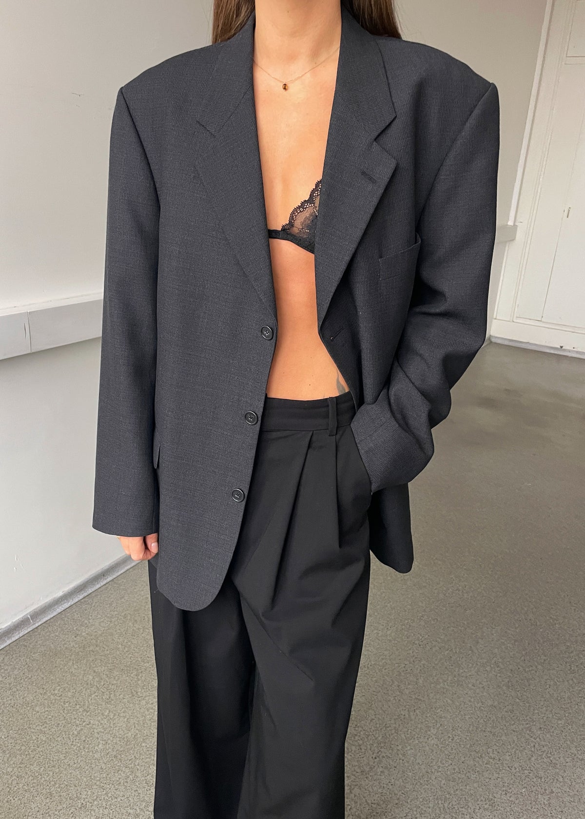 Vintage Dark Grey Patterned Wool-Blend Blazer, view 2