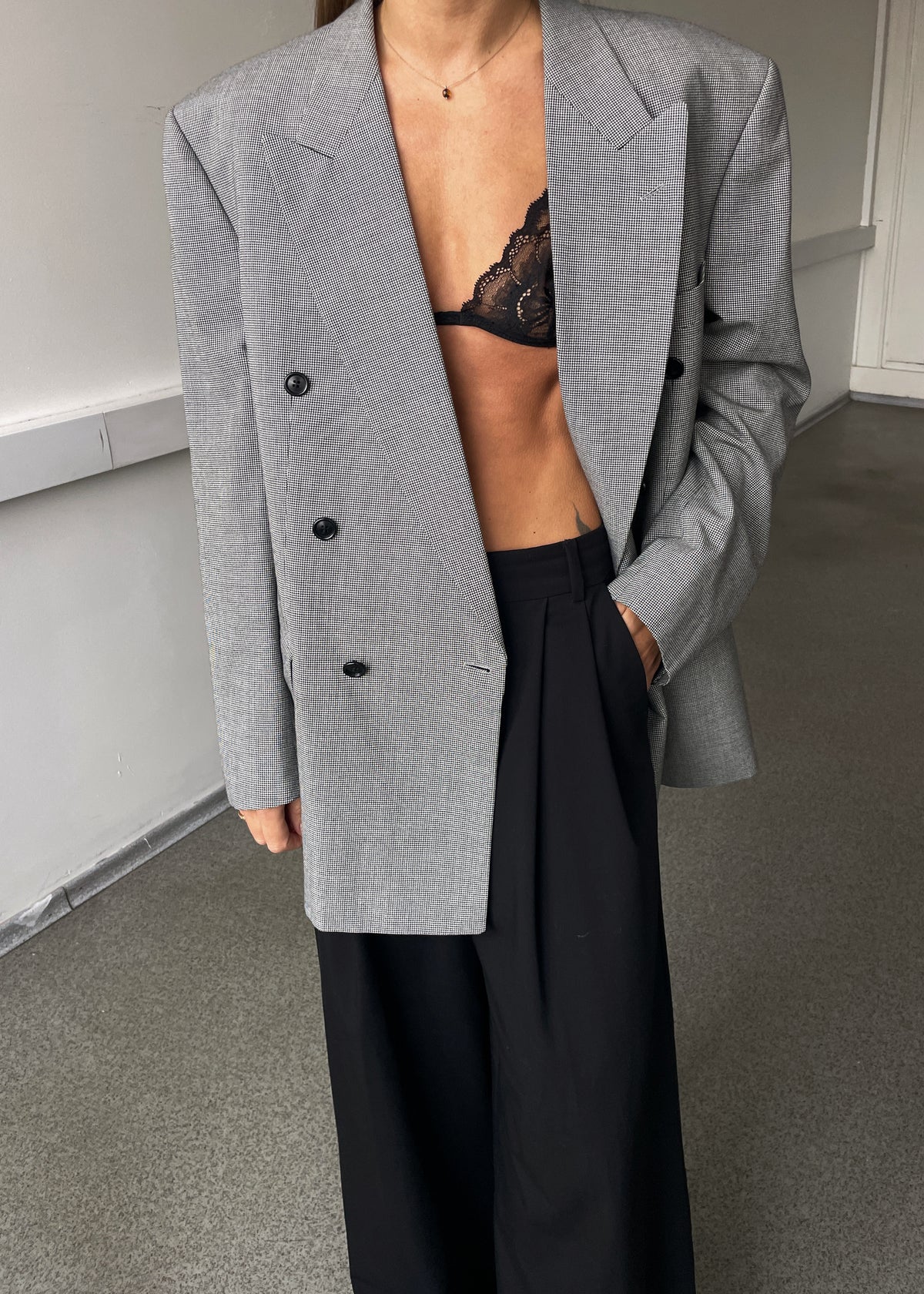 Vintage Light Grey Double-Breasted Dogtooth Pattern Oversized Blazer, view 2