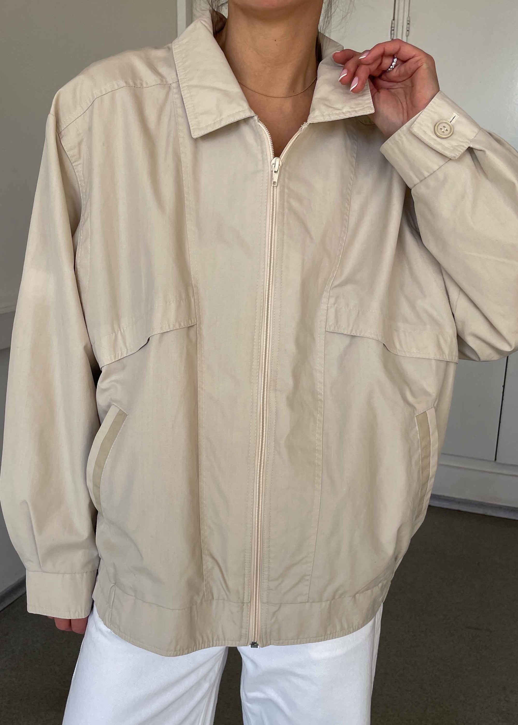 Vintage Lightweight Beige Bomber Jacket – Zip Closure