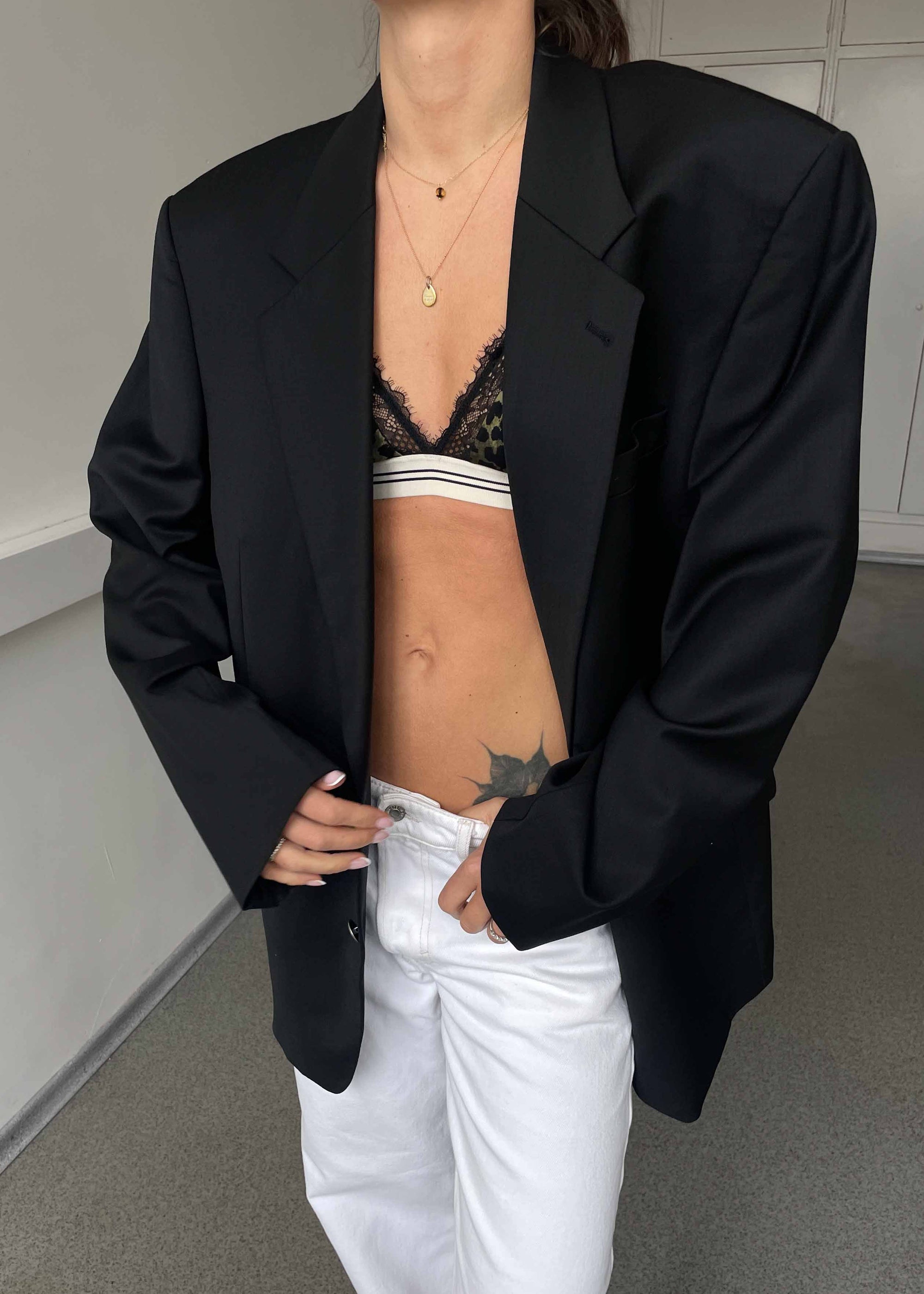 Vintage Classic Black Oversized Luxurious Blazer