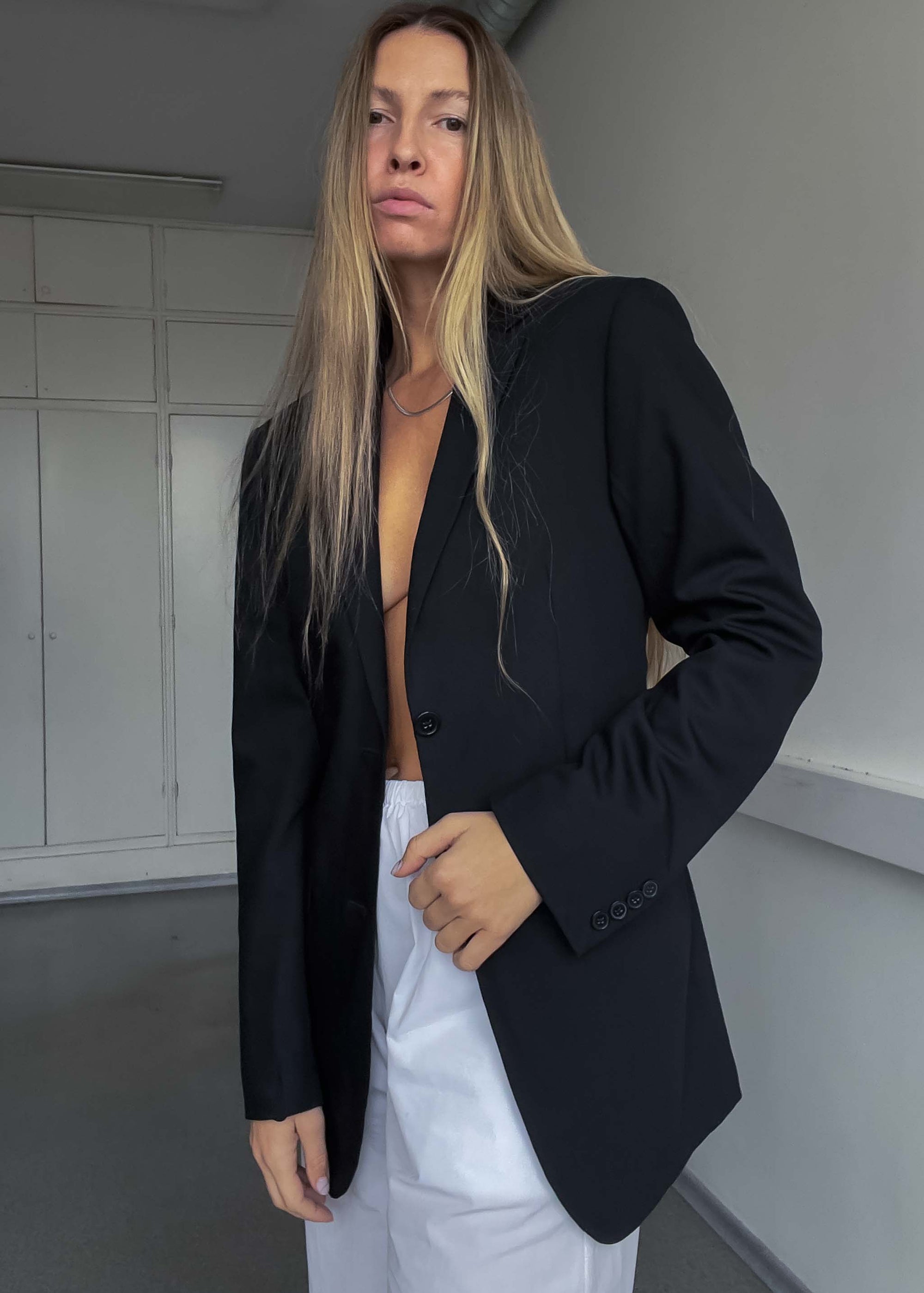 Vintage Black Oversized Smaller Fit Blazer