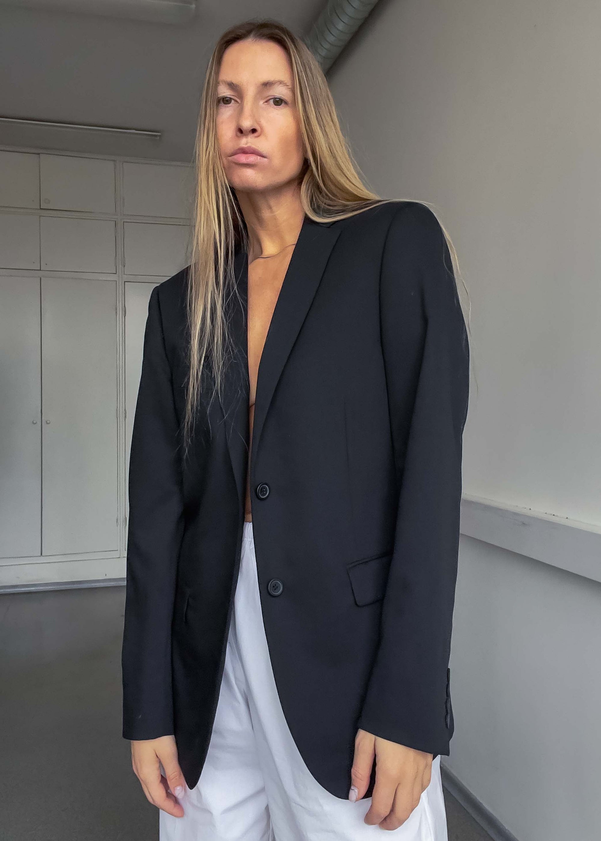 Vintage Black Oversized Smaller Fit Blazer